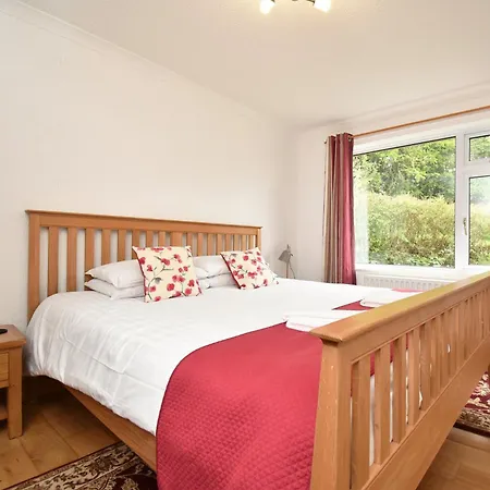 4 Bed In Sz103 Holiday home *