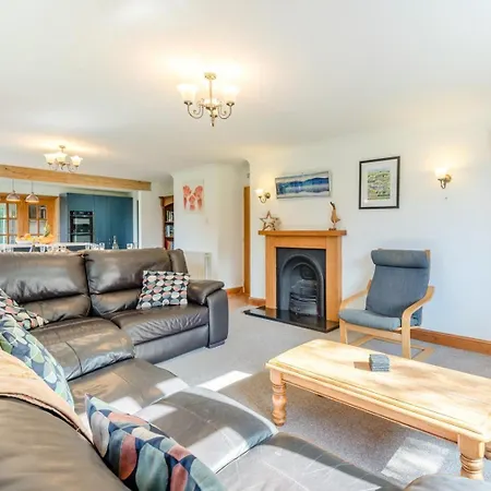 4 Bed In Penrith Oc-sz103