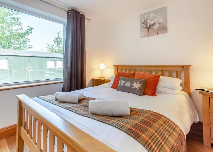 בית נופש 4 Bed In Penrith Oc-sz103