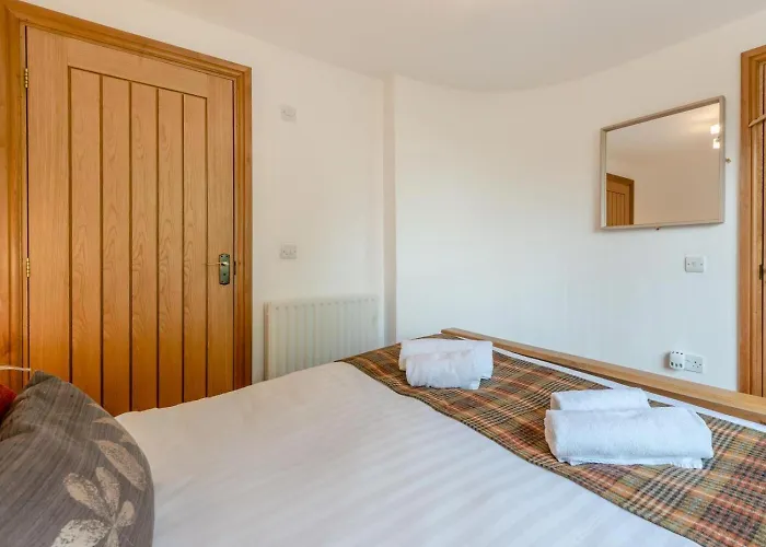 בית נופש 4 Bed In Penrith Oc-sz103 *